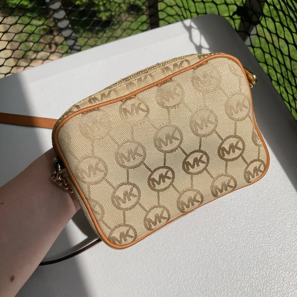 Michael Kors Khaki Tan Cream Crossbody Small Purse Leather Strap Card Pockets